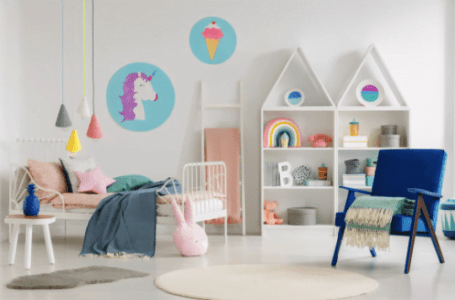 Amenajarea dormitorului copilului. 10 piese de mobilier și accesorii recomandate